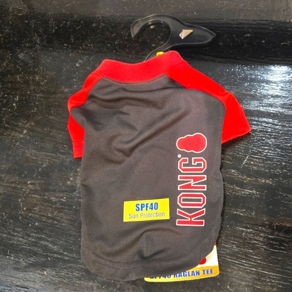 KONG Red and Black Dog Shirt XS NWT - Picture 1 of 3